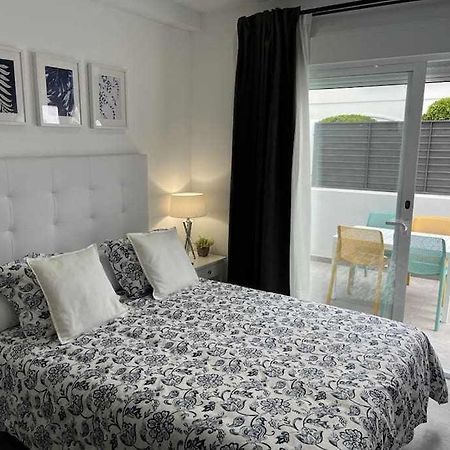 רונדה XVIII B Suite Apartamentos Morales & Arnal מראה חיצוני תמונה