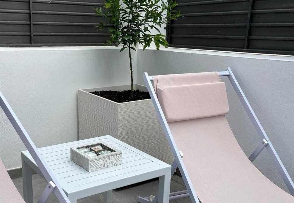 רונדה XVIII B Suite Apartamentos Morales & Arnal מראה חיצוני תמונה