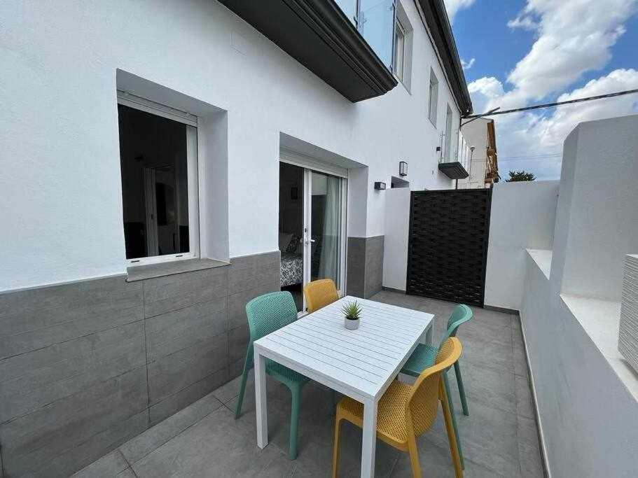 רונדה XVIII B Suite Apartamentos Morales & Arnal מראה חיצוני תמונה