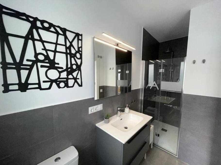 רונדה XVIII B Suite Apartamentos Morales & Arnal מראה חיצוני תמונה