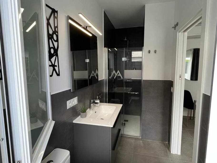 רונדה XVIII B Suite Apartamentos Morales & Arnal מראה חיצוני תמונה